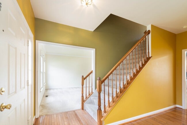 Building Photo - 4 BD 3/5 Ba home in Hampton Oaks, Stafford