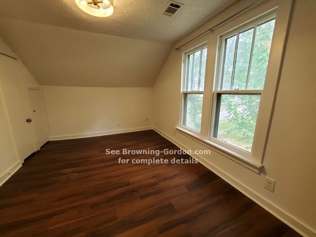 Building Photo - Two Bedroom duplex in South Inglewood avai...