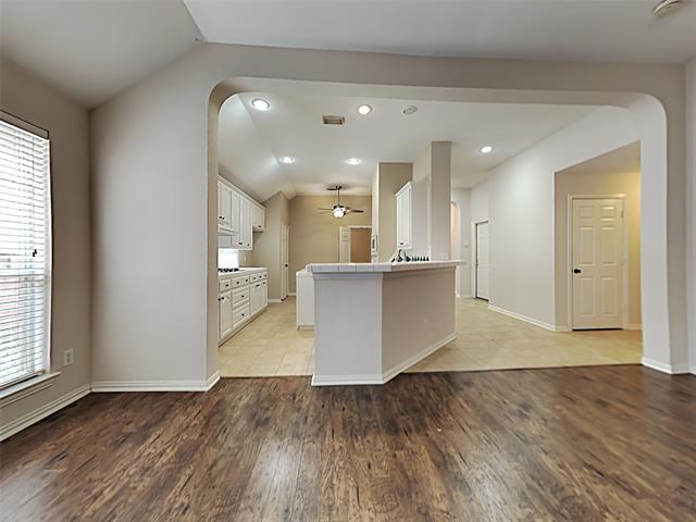 Building Photo - 18732 Tall Oak Dr