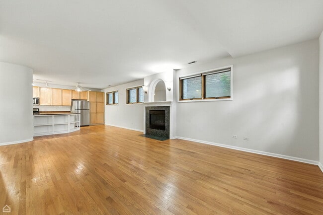 Foto del edificio - 1535 N Wicker Park Ave
