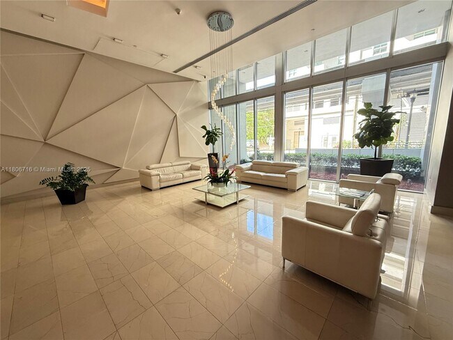 Foto del edificio - 79 SW 12th St