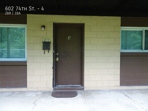 Building Photo - 602 74th St