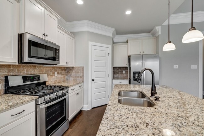 Building Photo - 108 Pandilla Dr