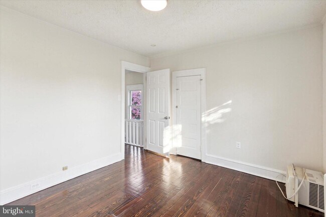 Building Photo - 417 Garfield Ave