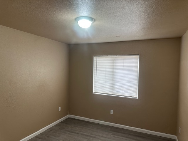 Building Photo - 400 Fairway Dr