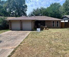 Building Photo - 405 Meadow Lake Dr