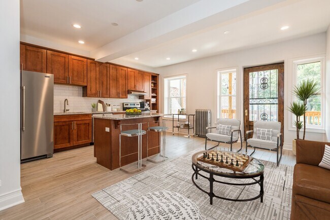 Foto del edificio - 1443 E 53rd St