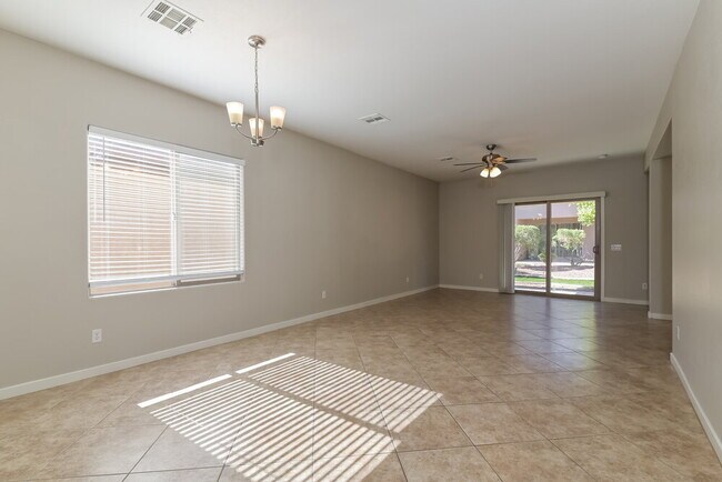 Building Photo - 6096 Saddle Horse Ave