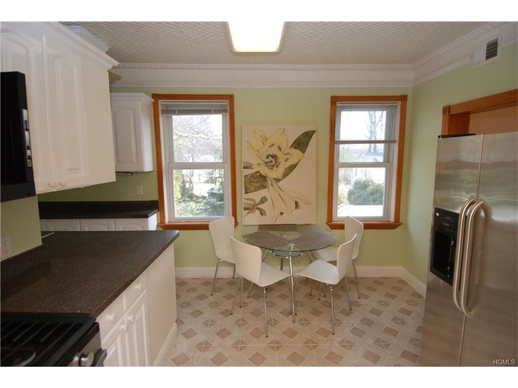 Kitchen - 166 White Rd