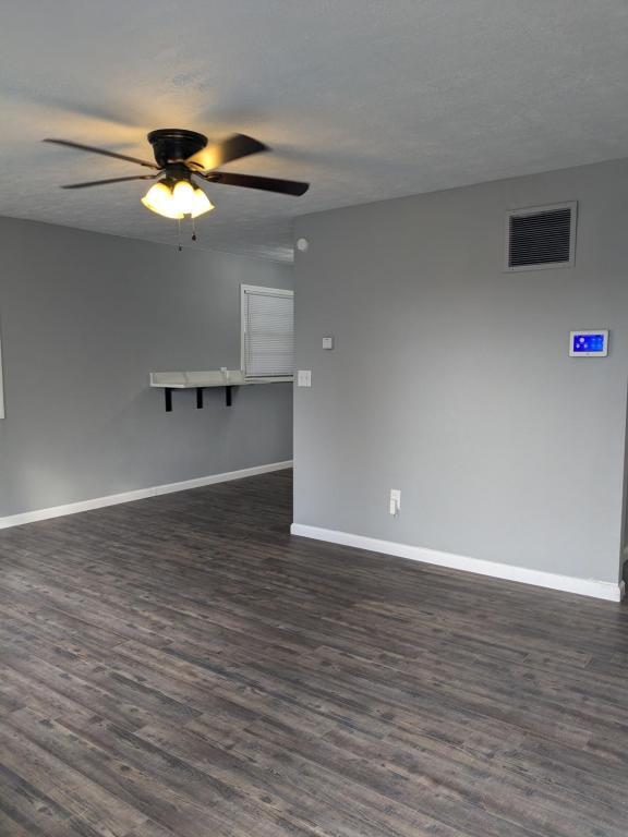 Foto del edificio - 910 E Elm St