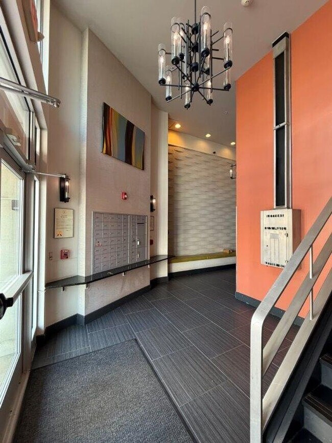 Building Photo - 231 State St