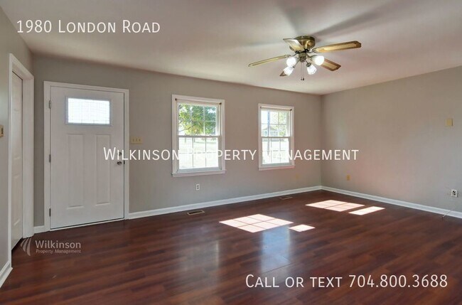 Foto del edificio - 3 Bedrooms, 2 Baths Ranch In Mooresville Q...