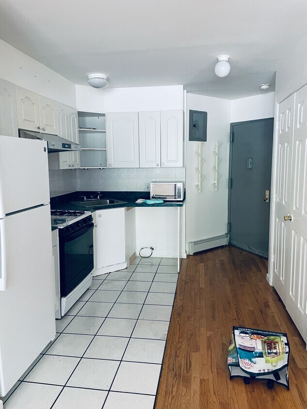 Kitchen - 3114 60th St