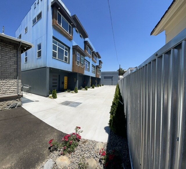 Bulding 2 - 236 Keystone Ave