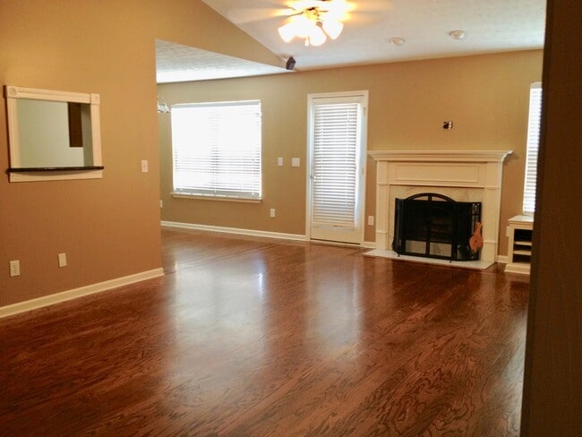 Building Photo - 2119 Long Meadow Dr
