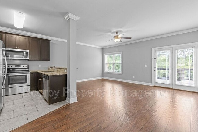 Building Photo - 717 Ladd Ave