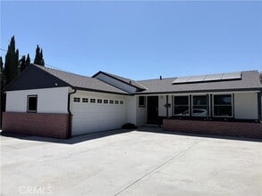 Building Photo - 527 N San Antonio Ave