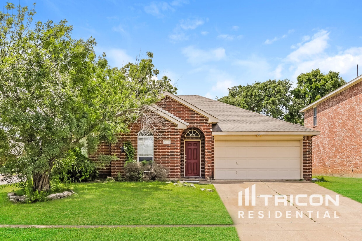 Foto principal - 416 Hidden Ridge Dr