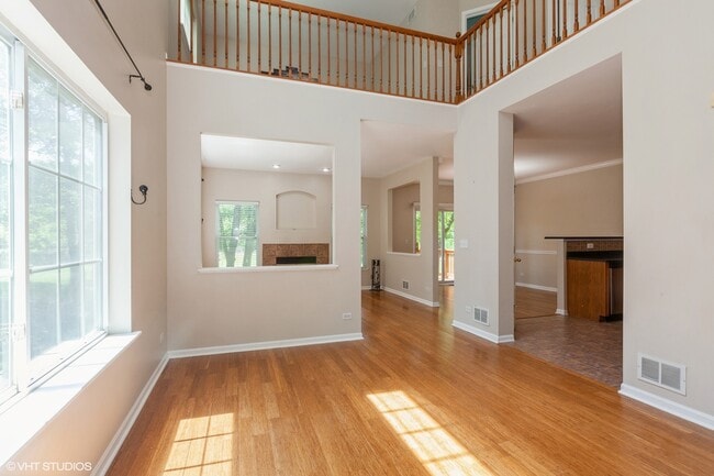 Building Photo - 2215 Stoughton Dr