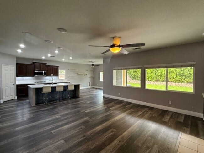 Foto del edificio - Home with Solar in Gated Sonora Wells