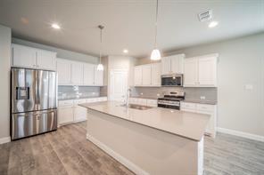 Foto del edificio - 744 Shepperton Wy