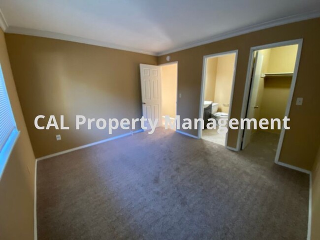 Building Photo - Condo for rent on Northgate Village!