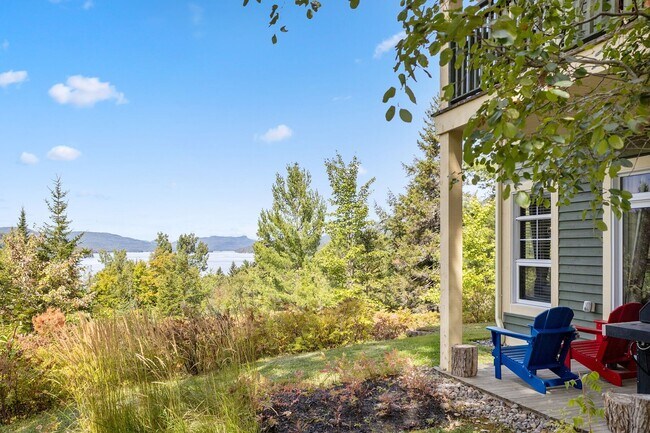 Photo du bâtiment - 235 Chem. des Quatre-Sommets