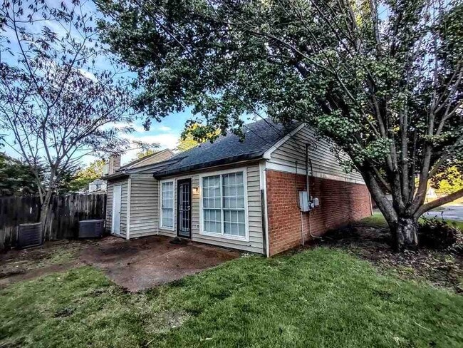 Photo - 3905 Glencoe Dr House