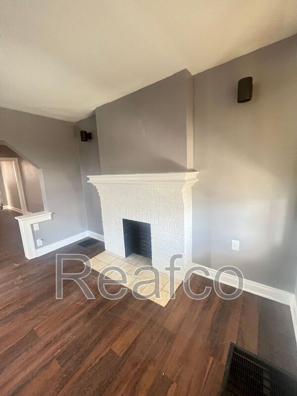 Foto del edificio - 287 N Burgess Ave