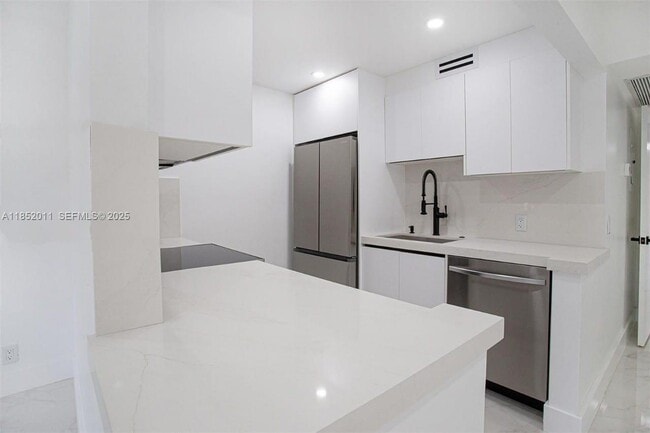 Building Photo - 13250 SW 7th Ct