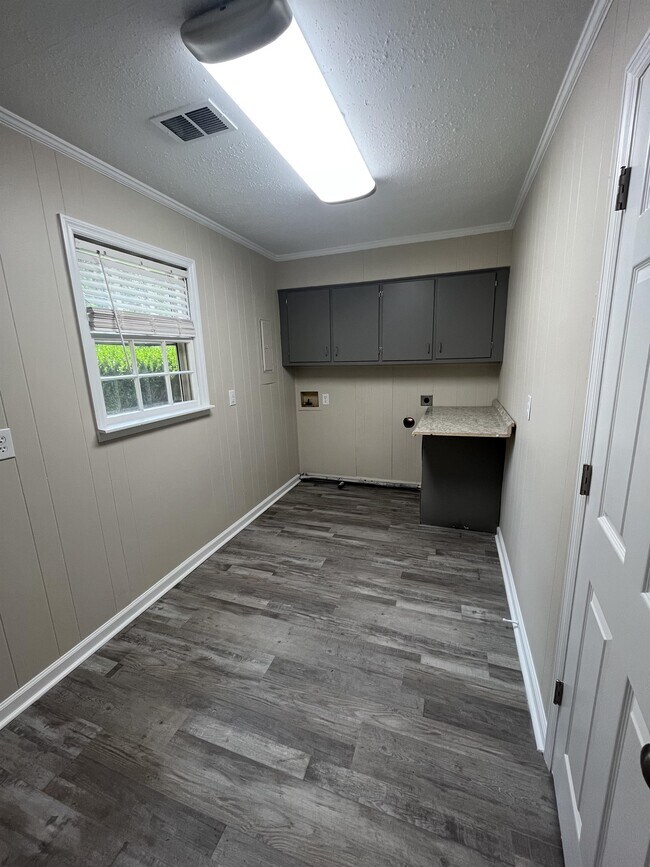 Building Photo - 26530 McLemore Cir