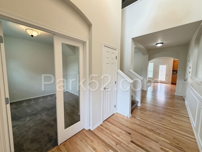 Building Photo - Puyallup 4 Bedroom 2.5 Bath Single Family Home