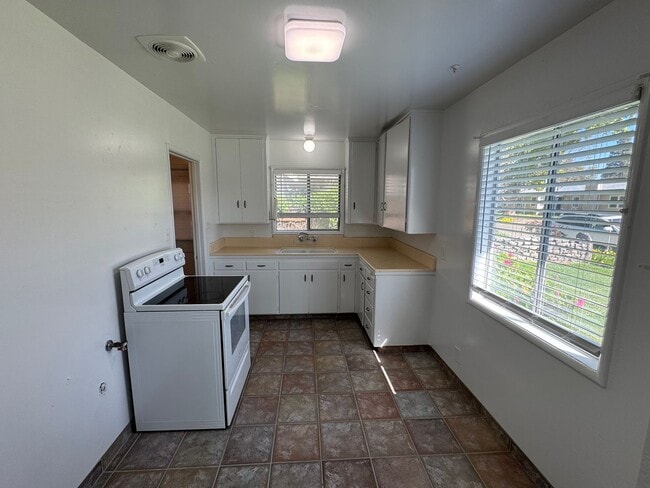 Building Photo - 1533 21st Ave