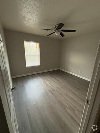 Building Photo - 1919 Tall Pines Cir