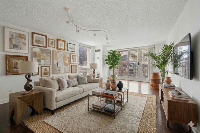 Building Photo - 200 N Dearborn St