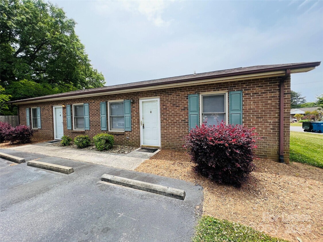 1444 19th Ave NE, Hickory, NC 28601 Condo for Rent in Hickory, NC