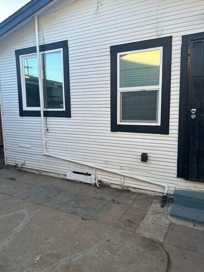 Foto del edificio - 1 Bedroom 1 bad home Duplex in Oakland