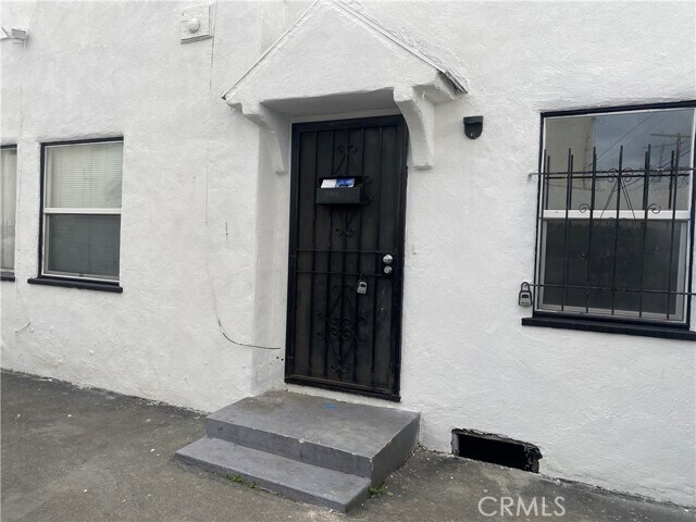 Building Photo - 2651 Cloverdale Ave