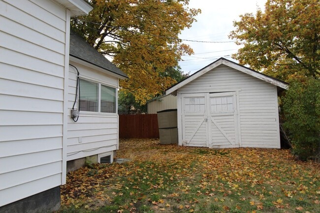 Foto del edificio - 4711 N Regal St