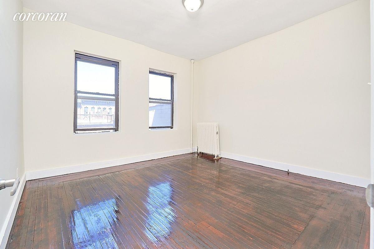 Primary Photo - 565 W 139th St