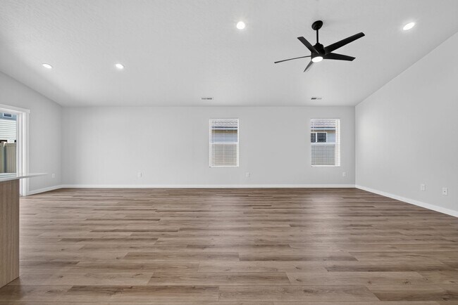 Foto del edificio - Brand New 4bd/2ba Single Level Nampa Home w/3-Car Garage