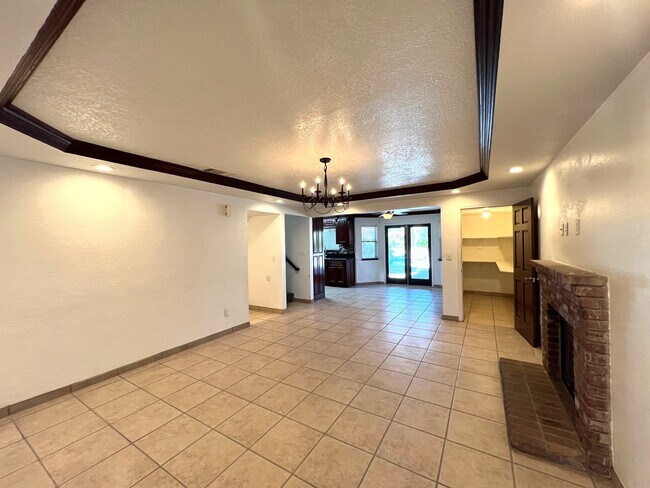 Building Photo - 1100 Delwood Ave