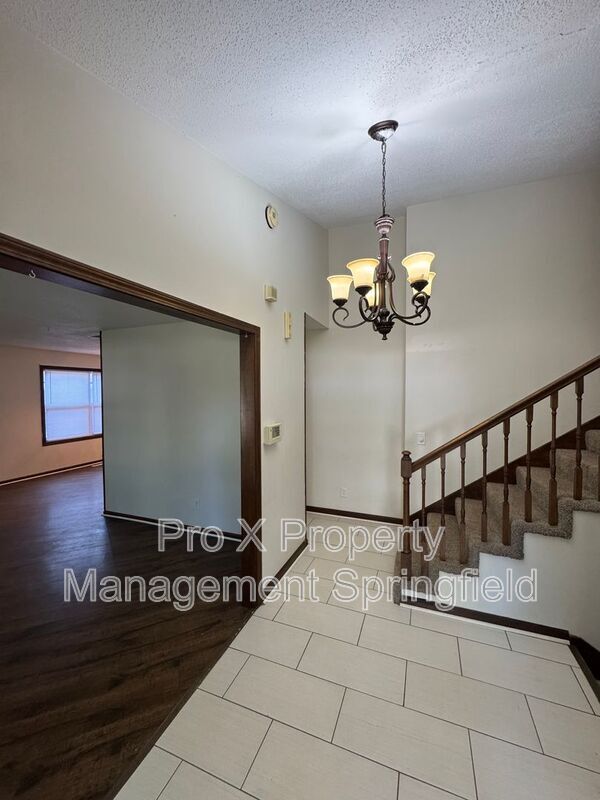 Foto del edificio - 3332 S Southlyn Pl