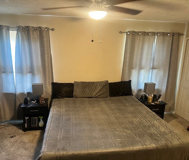 Building Photo - 8523 Grandhaven Ave