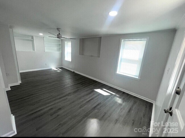 Foto del edificio - 124 Bridges Cir