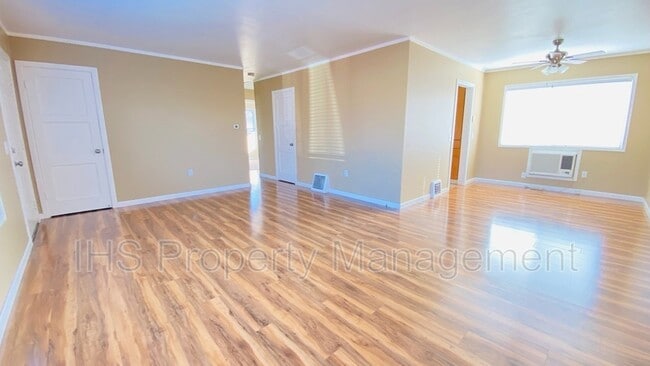 Building Photo - 504 Delafield Ave