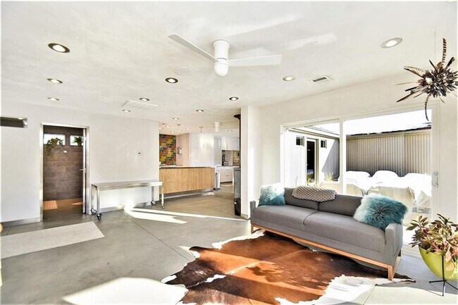 Building Photo - 757 Fredericks Grove Rd