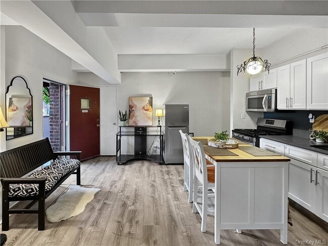 Foto del edificio - 10 Franklin Ave