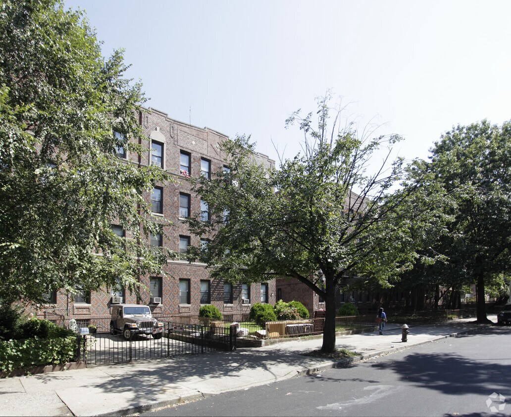 Foto principal - 363 Ocean Parkway