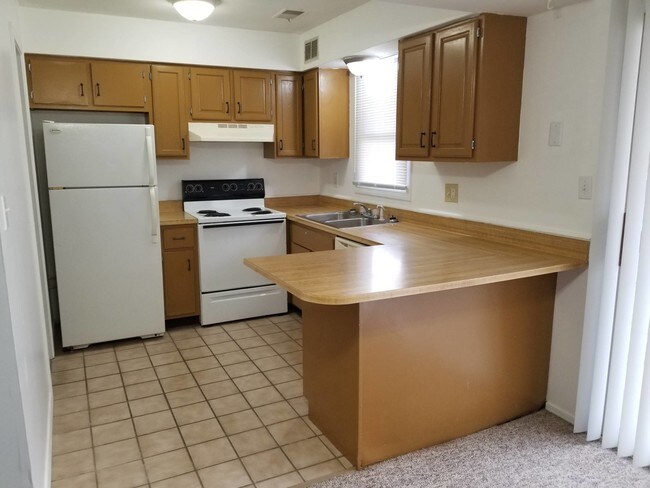 Building Photo - 601 Fawn Dr